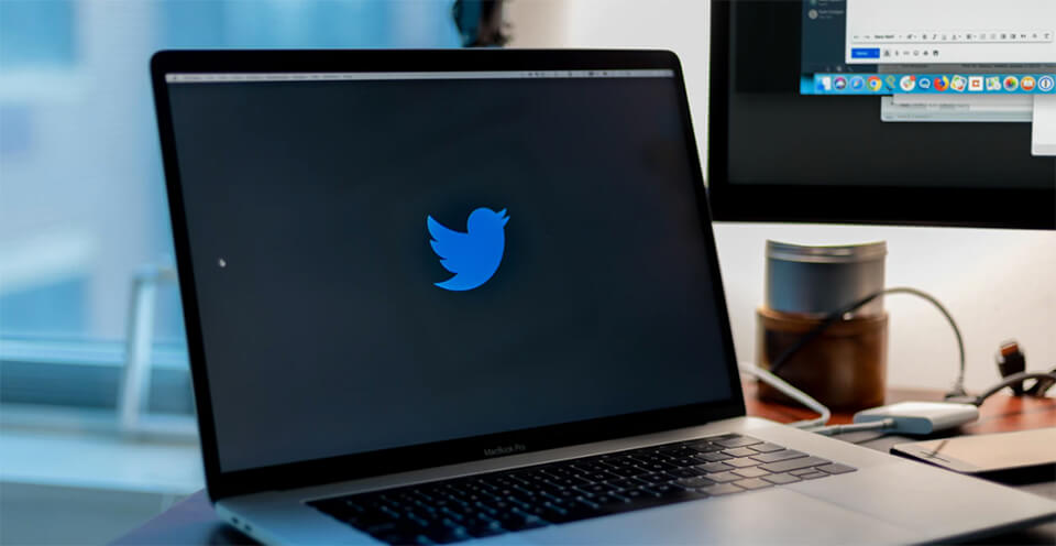 How to Use Twitter to Grow Your Blog (Screenshot of Twitter Feed)